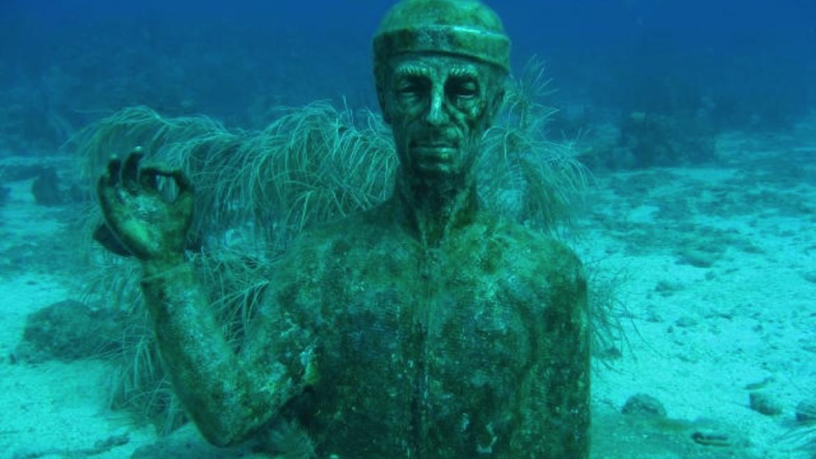 Buste du commandant Cousteau, réserve Ilets Pigeon Buste du commandant Cousteau, réserve Ilets Pigeon