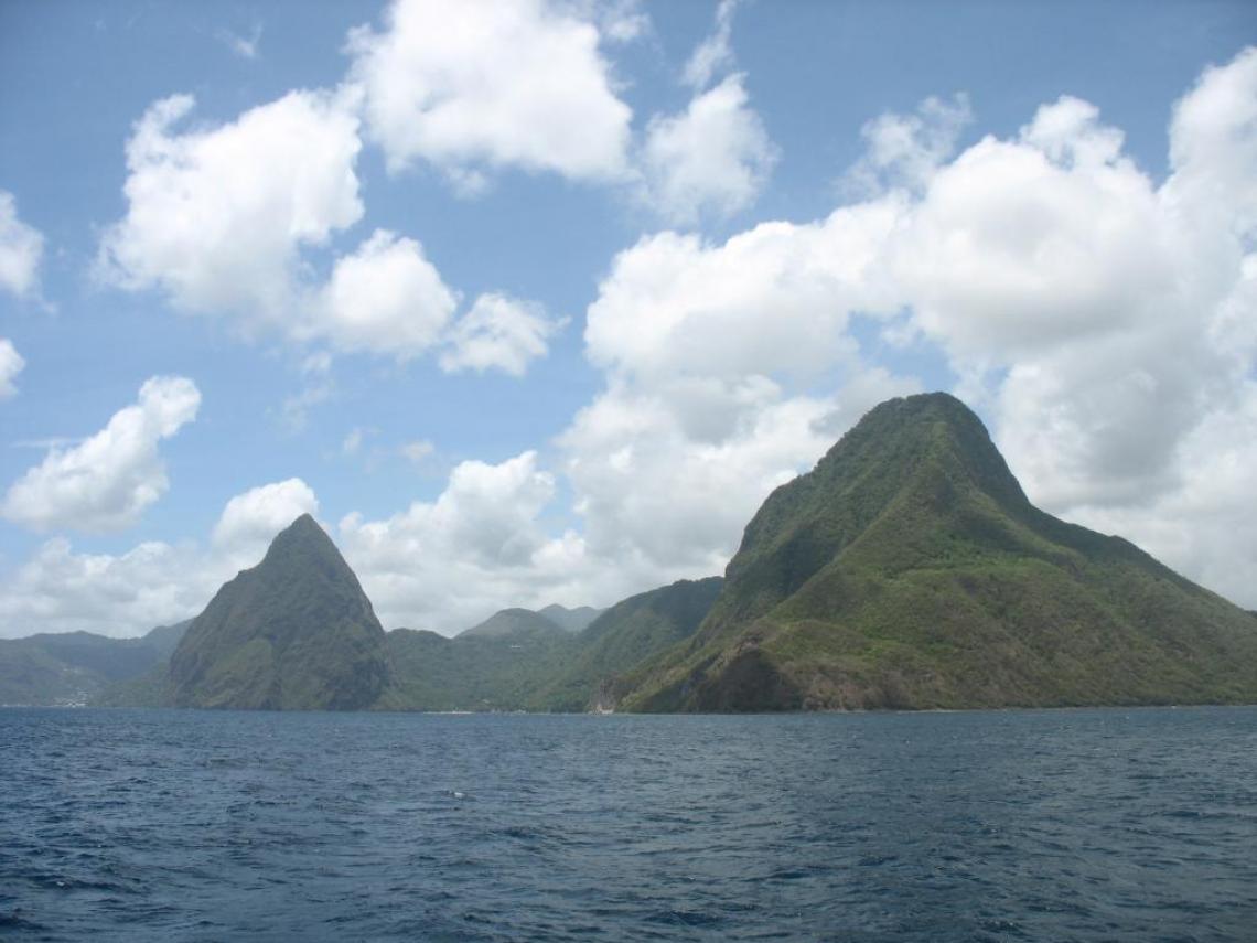 Les Deux Pitons dominant La Soufrière