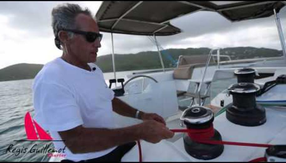 Manoeuvre de prise de ris standard sur catamaran Regis Guillemot Charter
