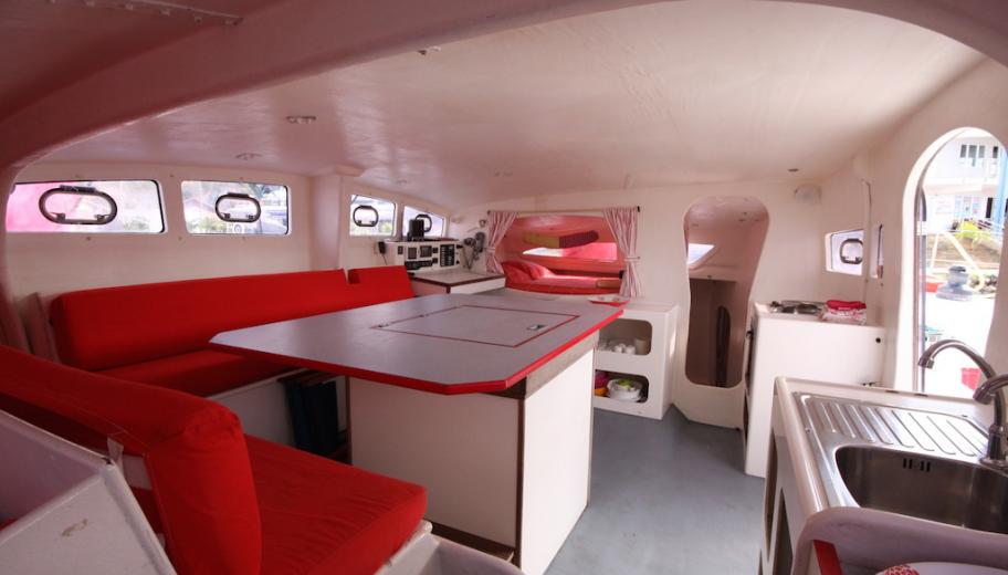 Carré du TS 50, côté tribord Carré du TS 50, côté tribord