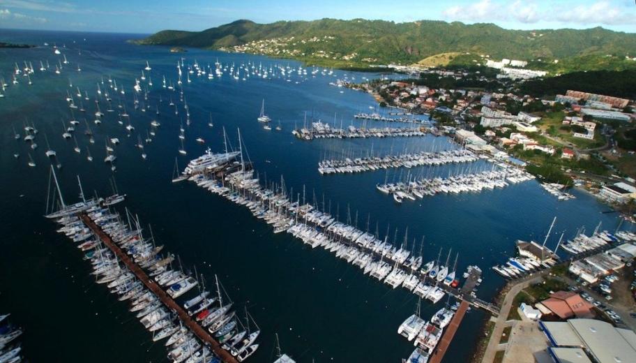 Nos bateaux sont entre les pontons 4 et 5 au Marin, Martinique