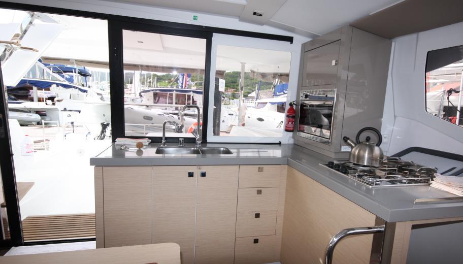 coin cuisine catamaran lucia 40 coin cuisine catamaran lucia 40