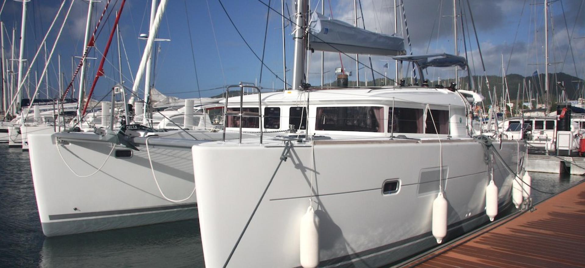 Lagoon 400 au ponton en Martinique Lagoon 400 au ponton en Martinique